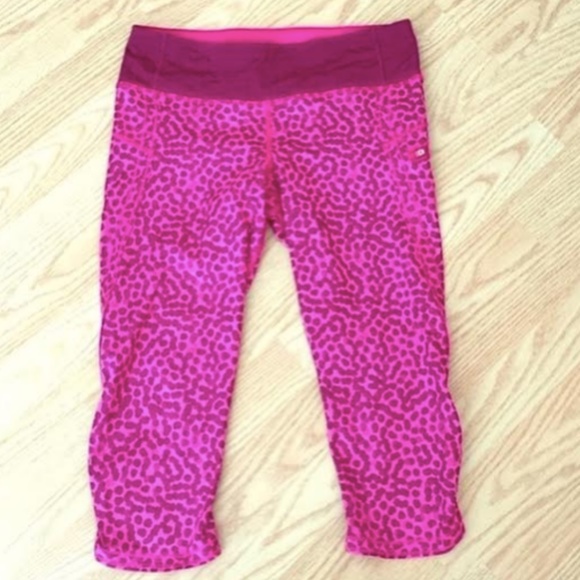 Magenta Lululemon Crops - Picture 2 of 2